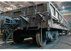 Волчанское предприятие Уралвагонзавода изготовило опытный образец нового вагона-платформы