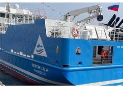 На&nbsp;краболове &laquo;Капитан Хазан&raquo; проекта CCa5712LS поднят Государственный флаг