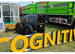 В&nbsp;России представили первый в&nbsp;мире полностью беспилотный робот-трактор