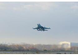 Российские авиастроители передали Минобороны России новые Су-34