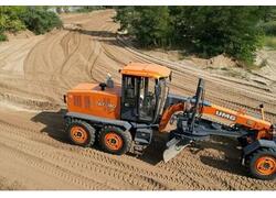 &laquo;Брянский арсенал&raquo; освоил производство новых автогрейдеров с &laquo;АКПП&raquo;