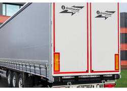 Новая модель шторного полуприцепа от&nbsp;завода Grunwald