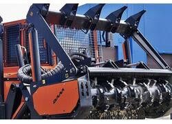 Алтайский производитель выпустил модель, объединяющую функции самосвала и&nbsp;мульчера