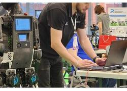 МФТИ представляет &laquo;СЕРВАНТА&raquo;&nbsp;&mdash; нового антропоморфного робота с&nbsp;революционной кинематикой ног DecARt